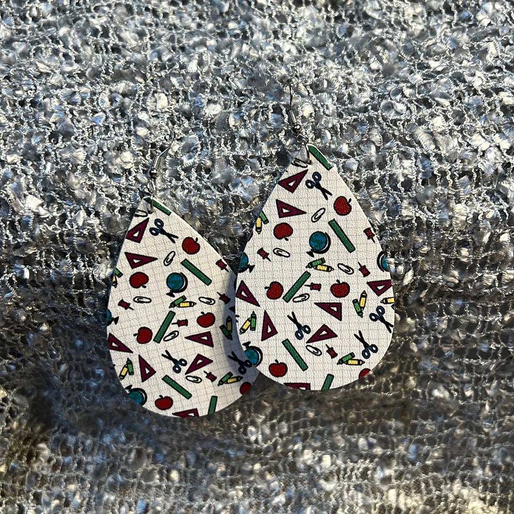 📚✏️Teacher Themed Earrings✏️📚